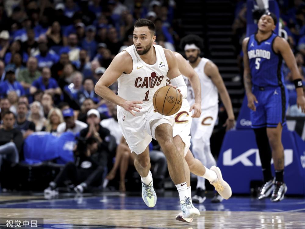 一名球员 一名球员