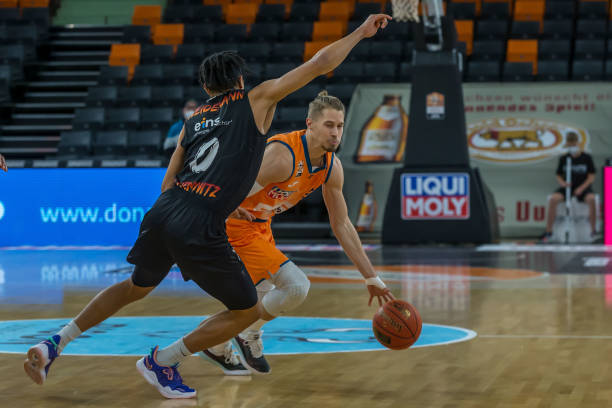 正赛的阵容 正赛的阵容