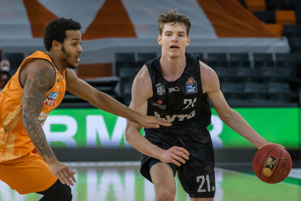 包括他的技 包括他的技